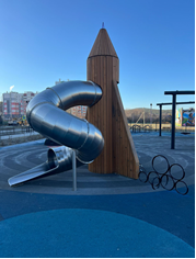 Горка в виде ракеты